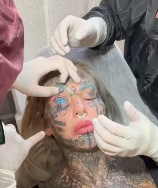 World’s Most Tattooed Woman Reveals Insane Footage of Her Eyeballs Being Inked Blue