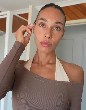 Woman Reveals Insane Facial Transformation After Quitting Sugar and Alcohol for 18 Months